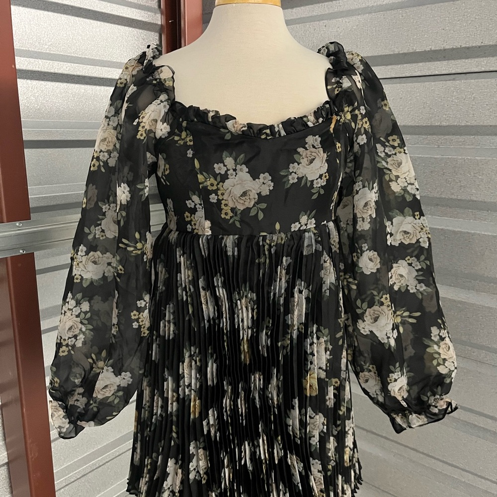 Lulu's Black Floral Dress